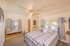 3 soveværelser, skrivebord, strygejern/strygebræt, Wi-Fi