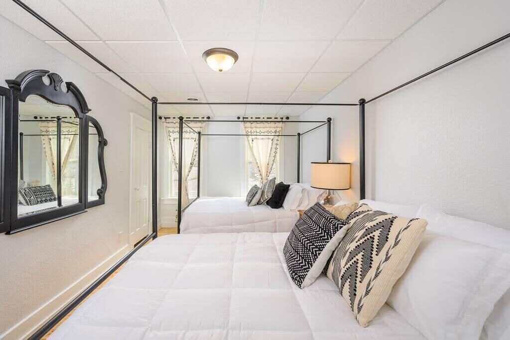 4 chambres, fer et planche à repasser, Wi-Fi, draps fournis