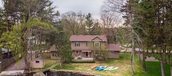Waterfront Lake House w/ Kayaks & Dock-Family Fun!