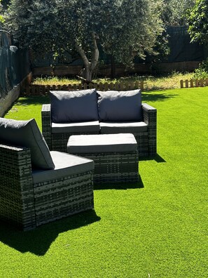 Property grounds - Bring the family to this fantastic accommodation with plenty of room for fun (Carini)