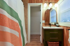 Shower, towels
