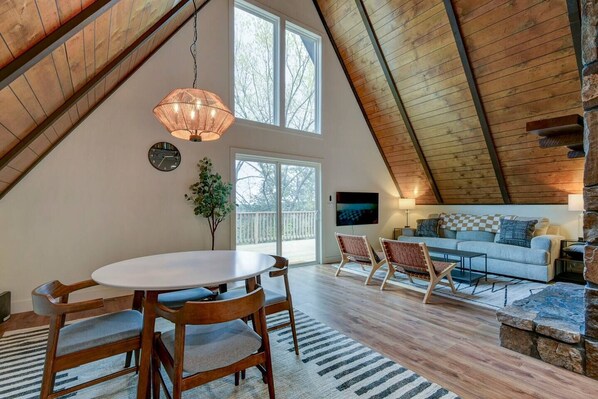 Smart TV, fireplace - Sauna, cold plunge, Pet friendly (Branson)