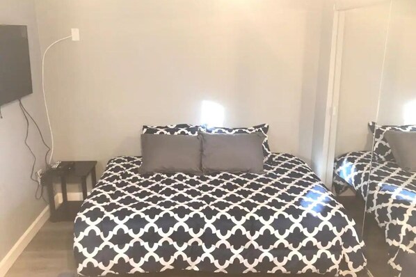 1 bedroom, WiFi, bed sheets