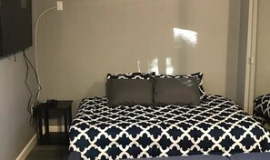 1 bedroom, WiFi, bed sheets - Desert Casita Guesthouse (Joshua Tree)