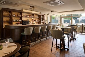 Bar (in der Unterkunft)