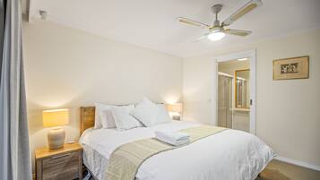 Deluxe Cottage | 4 bedrooms, iron/ironing board