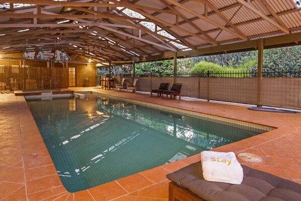 季节性开放的室外游泳池