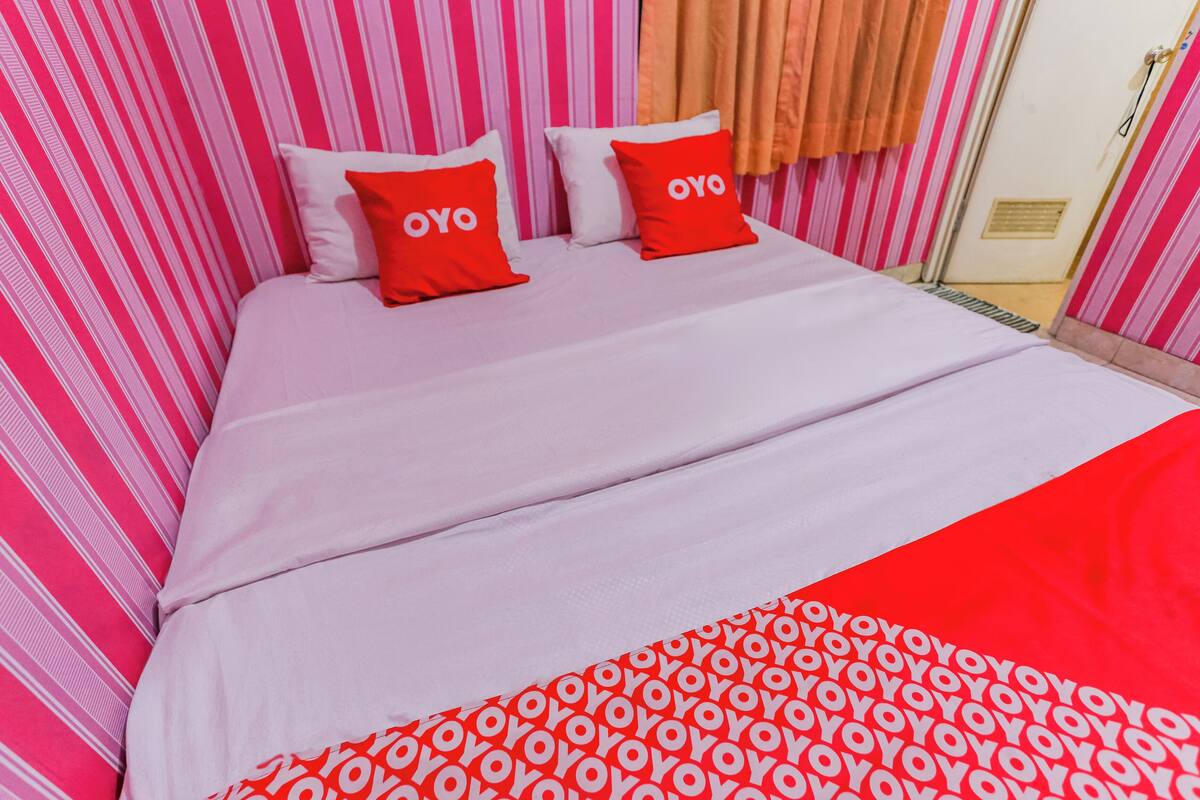 Deluxe Double Room | Free WiFi, bed sheets