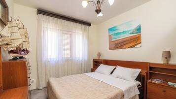 3 kamar tidur, setrika/meja setrika, Wi-Fi gratis, dan seprai linen