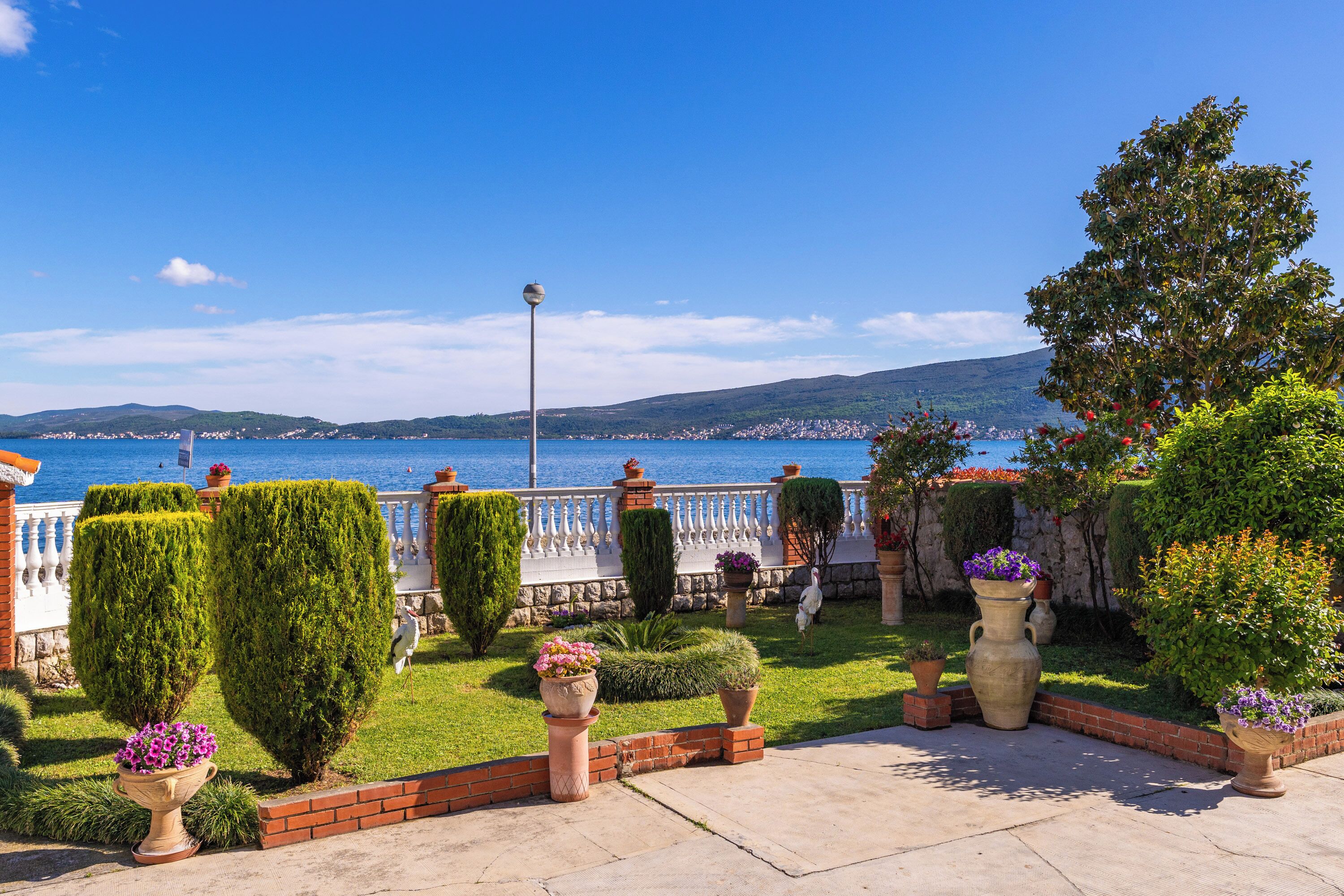 Khuôn viên nơi lưu trú