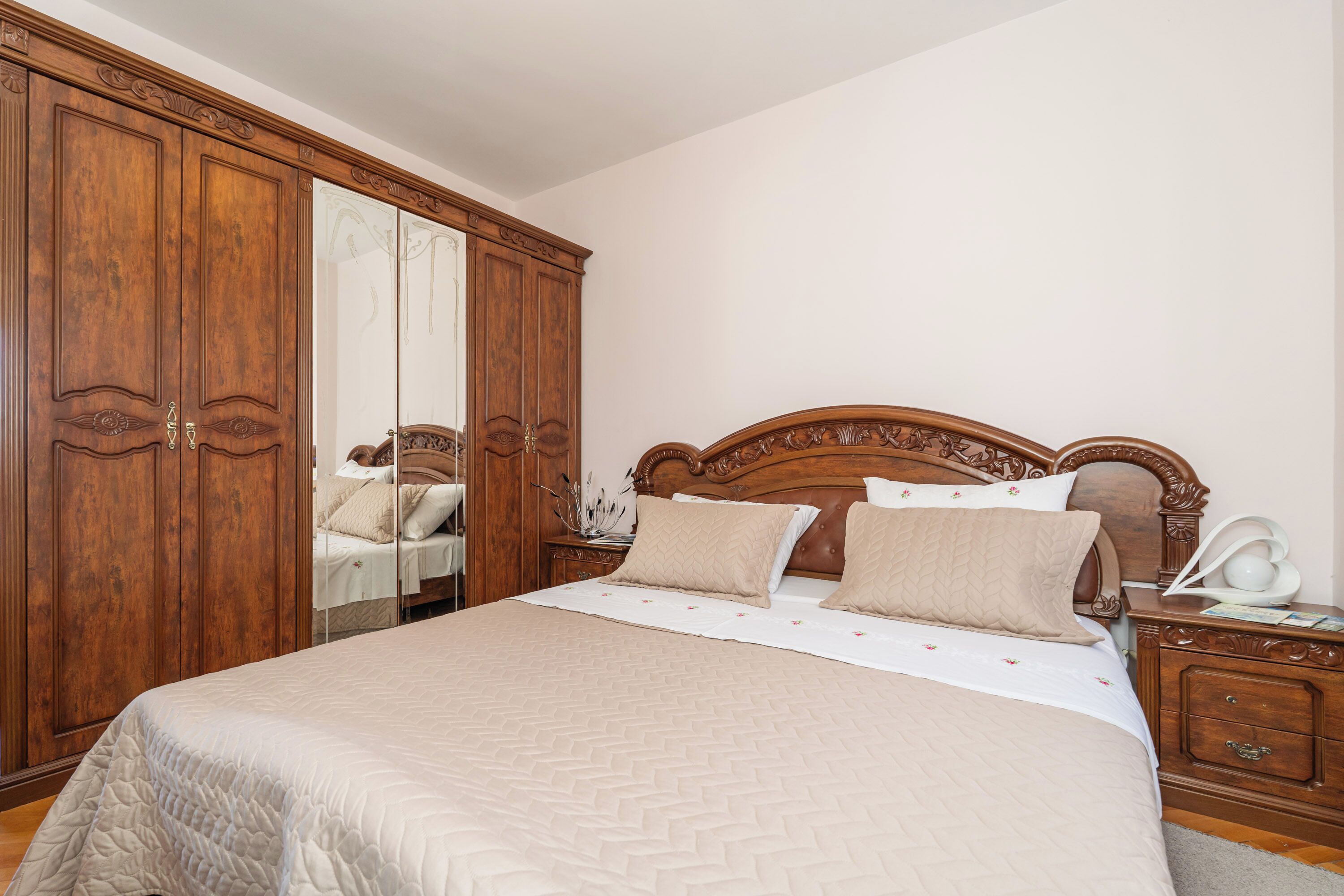 3 bedrooms, iron/ironing board, free WiFi, bed sheets