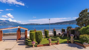 Khuôn viên nơi lưu trú