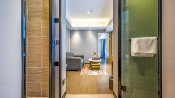 Phòng 4 dành cho gia đình | Bộ đồ giường kháng dị ứng, chăn bông, minibar với thức uống miễn phí