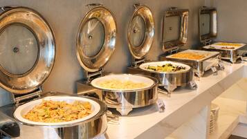 Desayuno buffet incluido todos los días