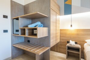 Frigobar, cofres nos quartos, quartos à prova de som