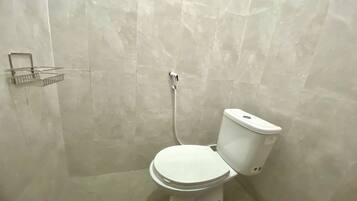 Deluxe Double Room | Bathroom | Shower, towels, soap