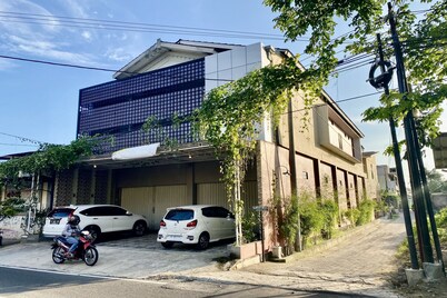 OYO 93838 Delia Inn Syariah