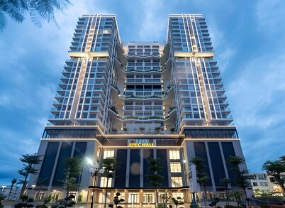 The beautiful & convenient condo & 10min from the beach