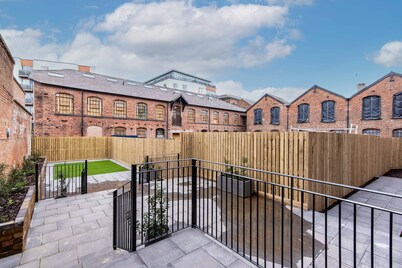 Modern 1 Bedroom Apartment Near Nottingham Train Station