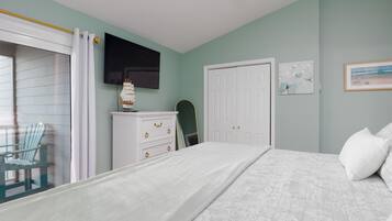 2 bedrooms, iron/ironing board, travel crib, free WiFi