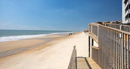 "Sun Catcher" -Oceanfront Views | Balcony