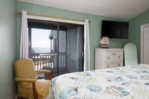 2 bedrooms, iron/ironing board, travel crib, free WiFi