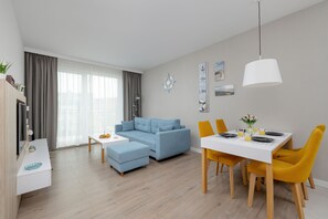 Apartment, 1 Bedroom, Balcony | Living room