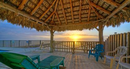 Sleeps 28 | 2 Homes w/ Boat Dock & Waterfront Pool | Laguna Village Haven