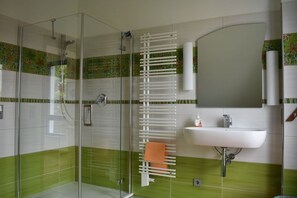 Shower, towels