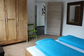 2 Schlafzimmer, Bügeleisen/Bügelbrett, Reisekinderbett, kostenloses WLAN