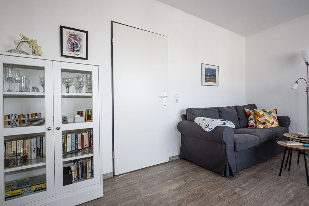 Smart TV, DVD player, books