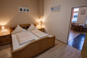 1 slaapkamer, een strijkplank/strijkijzer, internet