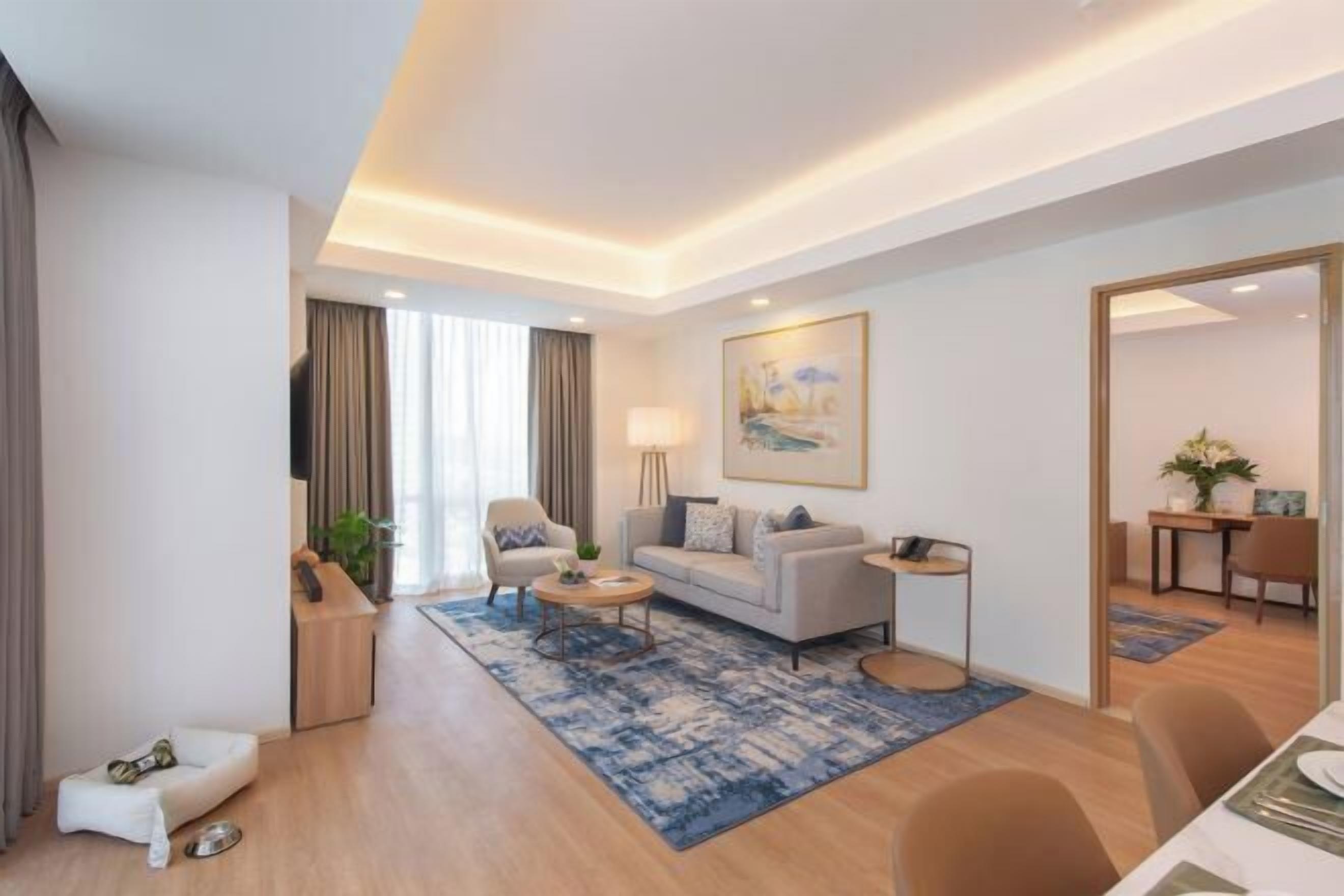 Woonruimte | Een 40-inch smart-tv met kabelzenders