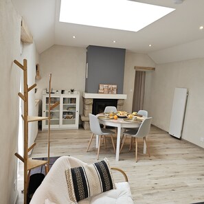 Interior - Pretty house tastefully renovated near beaches and GR 34 (Tréglonou)