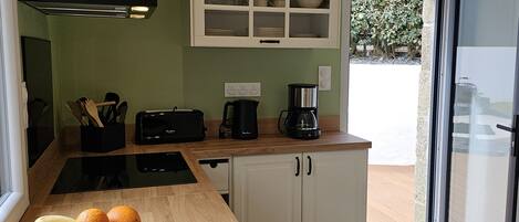 Refrigerador, microondas, horno y lavavajillas