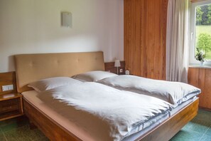 2 habitaciones, cuna de viaje, wifi gratis y ropa de cama 