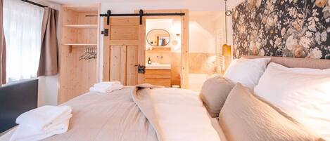 4 Schlafzimmer, Bügeleisen/Bügelbrett, Internetzugang, Bettwäsche