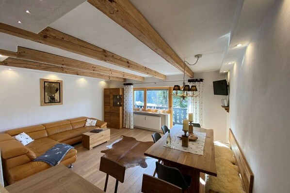 Smart TV, video games, DVD player