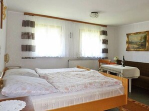 4 camere, ferro/asse da stiro