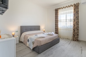 1 bedroom, iron/ironing board, WiFi, bed sheets - Suite        (Gatto Corvino)