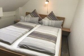 1 soverom, strykejern/-brett, wi-fi (inkludert) og sengetøy