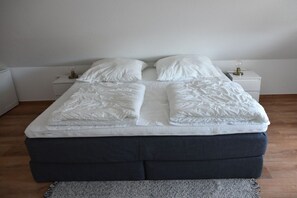 2 bedrooms, free WiFi, bed sheets