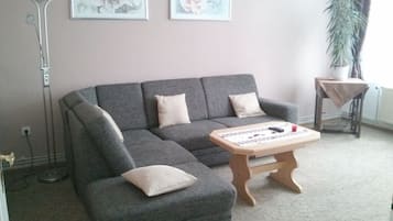 Fernseher, DVD-Player, Stereoanlage