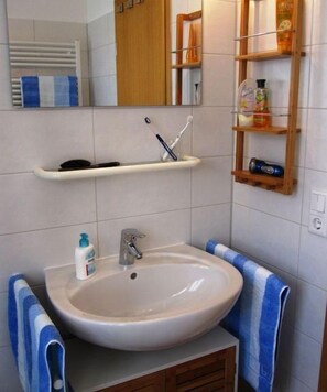 Douche, sèche-cheveux