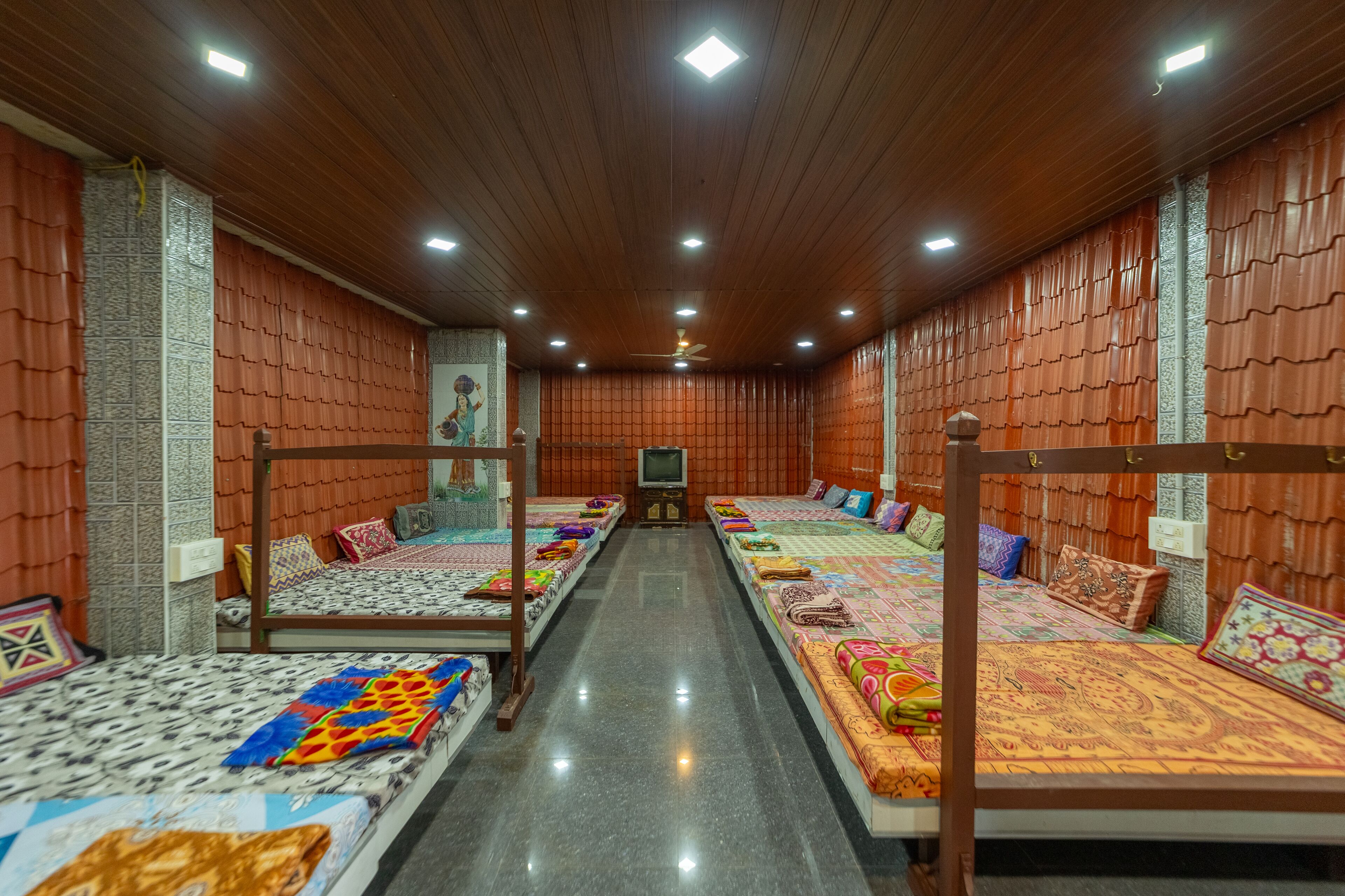 Economy Shared Dormitory | Free WiFi