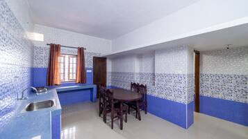 Family Suite | In-room dining