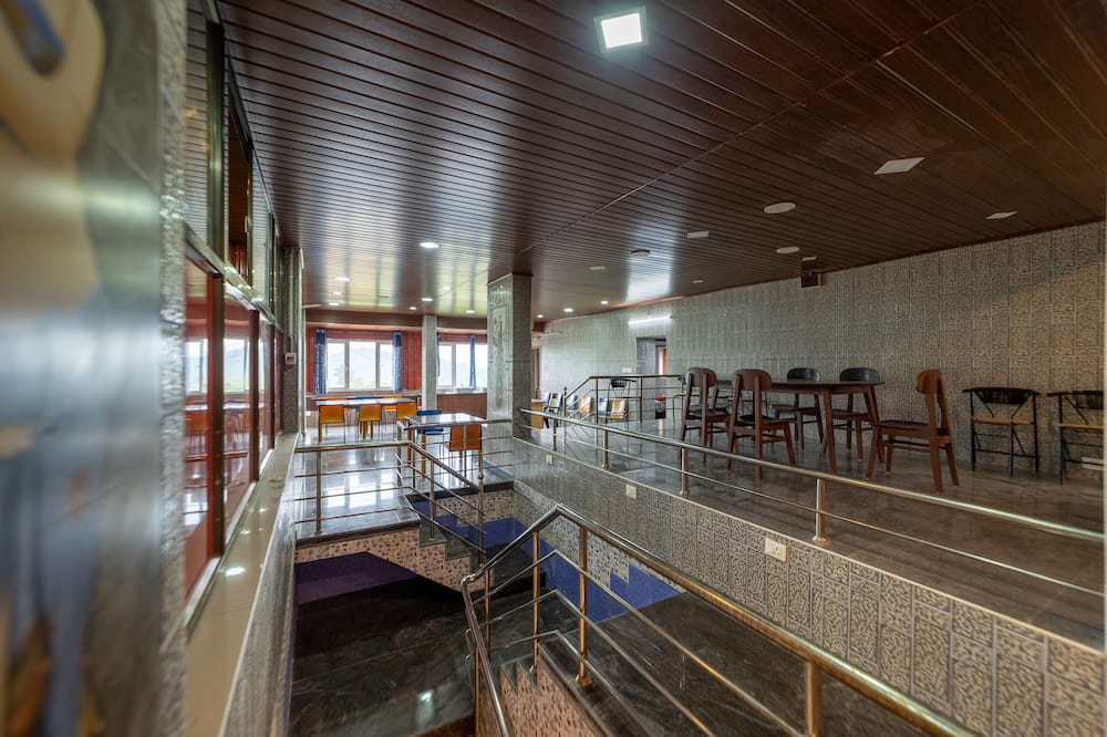Sri Nandha Luxury Comforts - Anamudi