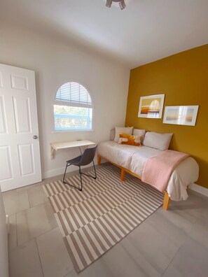 2 sovrum, skrivbord, wi-fi och sängkläder