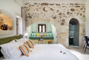 3 soverom, safe på rommet, skrivebord og strykejern/-brett