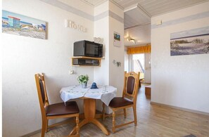 Dining - Holiday home - Beckmann-Visser 3 (Borkum)